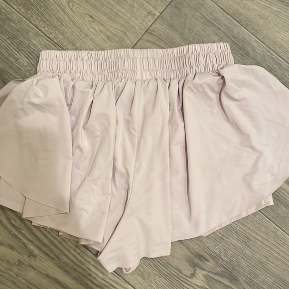 Aerie and butterfly shorts set - Picture 3 of 7